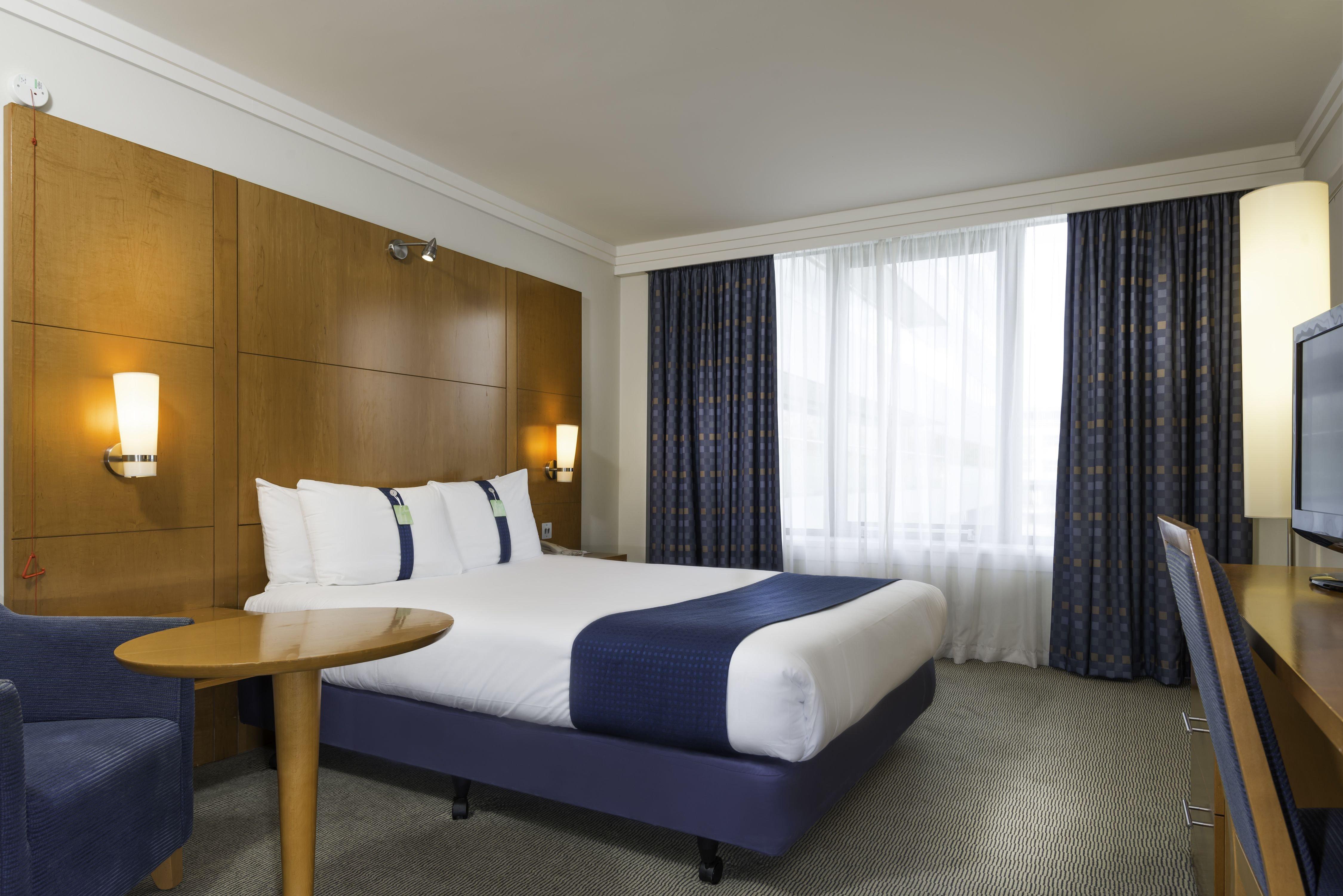 Holiday Inn Milton Keynes Central, An Ihg Hotel Εξωτερικό φωτογραφία