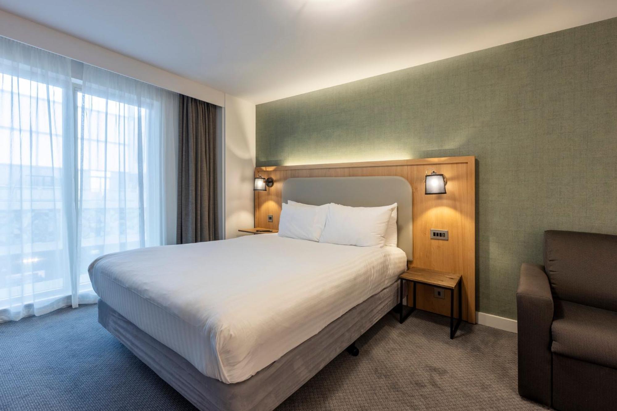 Holiday Inn Milton Keynes Central, An Ihg Hotel Εξωτερικό φωτογραφία