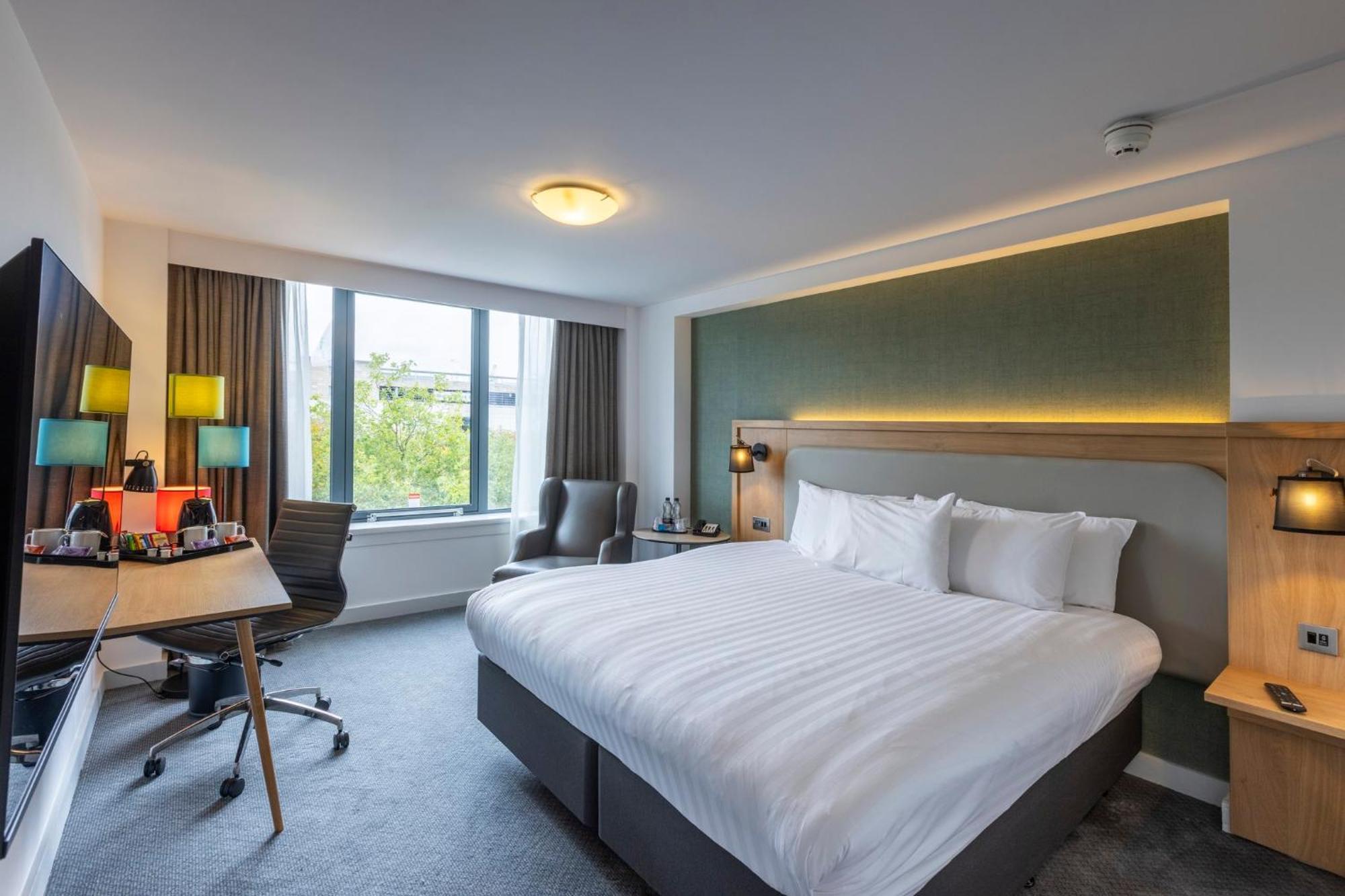 Holiday Inn Milton Keynes Central, An Ihg Hotel Εξωτερικό φωτογραφία