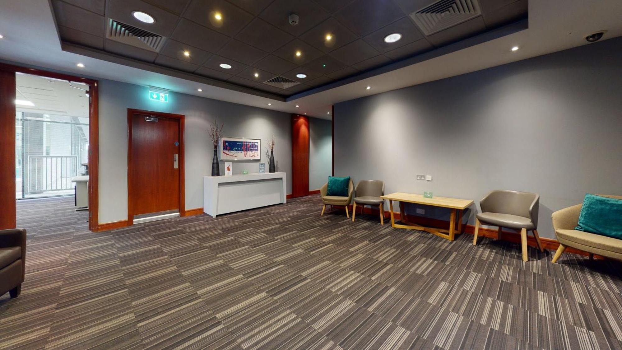 Holiday Inn Milton Keynes Central, An Ihg Hotel Εξωτερικό φωτογραφία