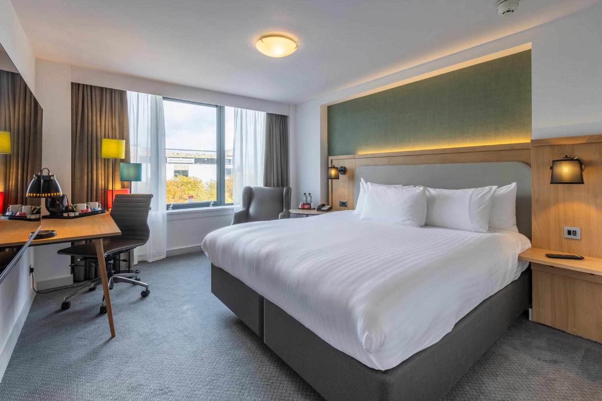 Holiday Inn Milton Keynes Central, An Ihg Hotel Εξωτερικό φωτογραφία