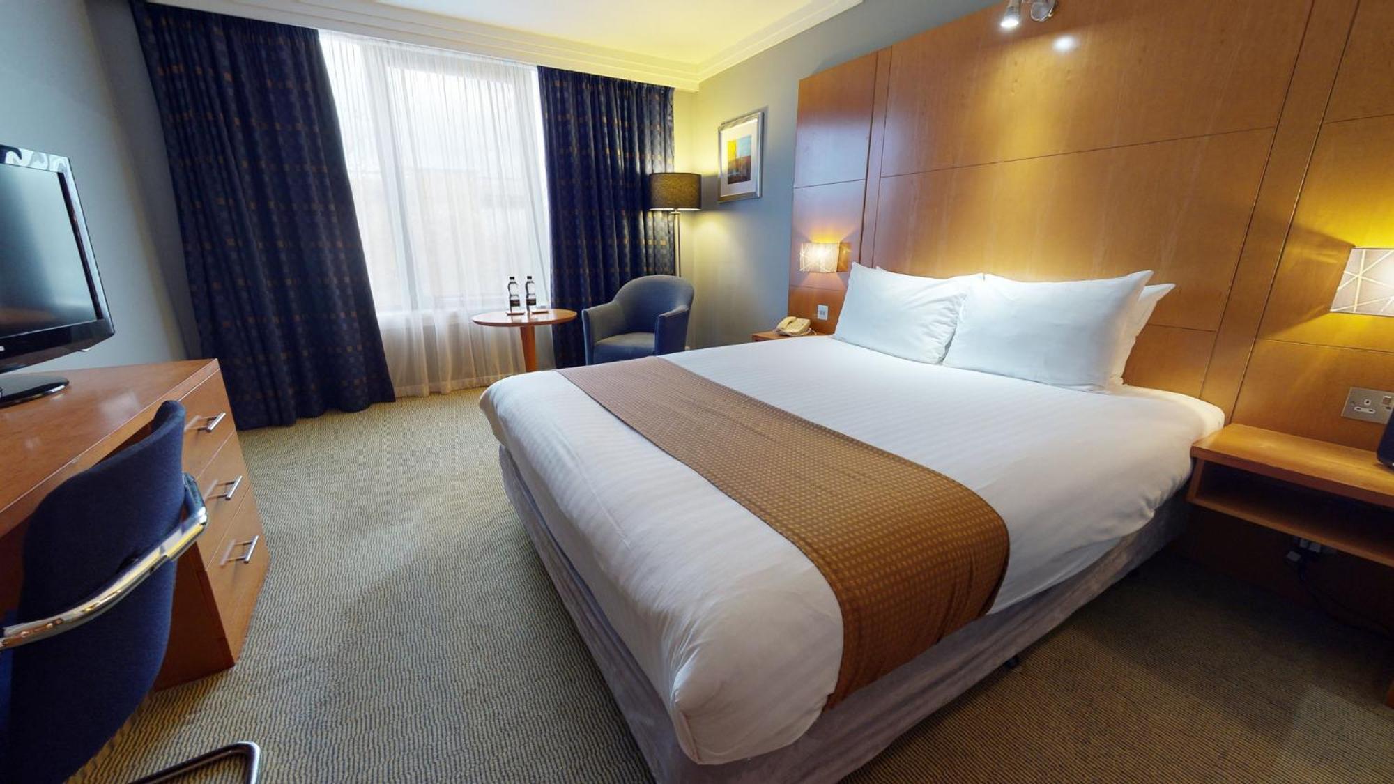 Holiday Inn Milton Keynes Central, An Ihg Hotel Εξωτερικό φωτογραφία